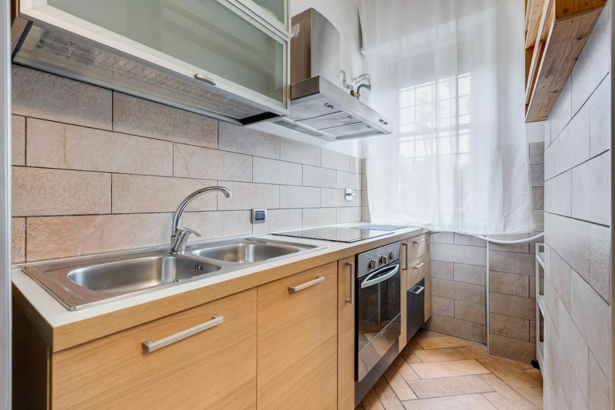Apartamento Ferravilla Apt, 2 Min To Subway! Roma
